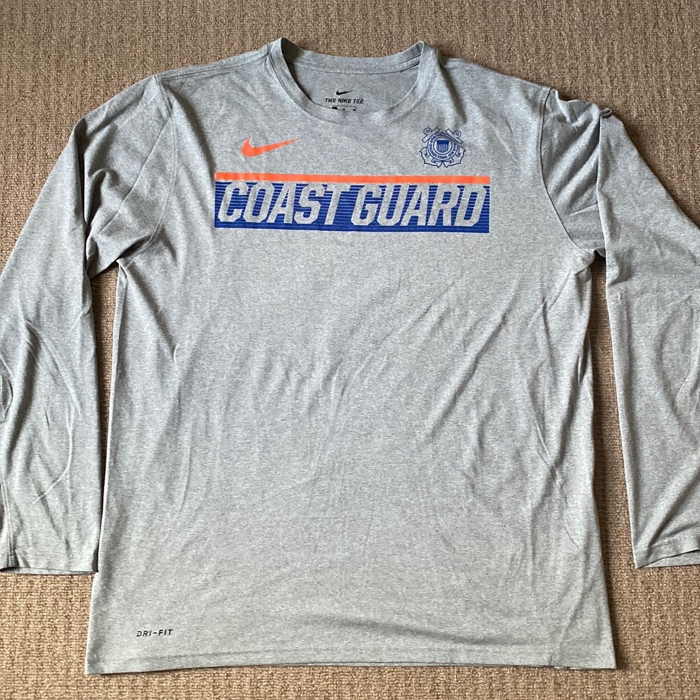 Gently Worn Nike US Coast Guard Men’s Dri-Fit Tee in Men’s XL